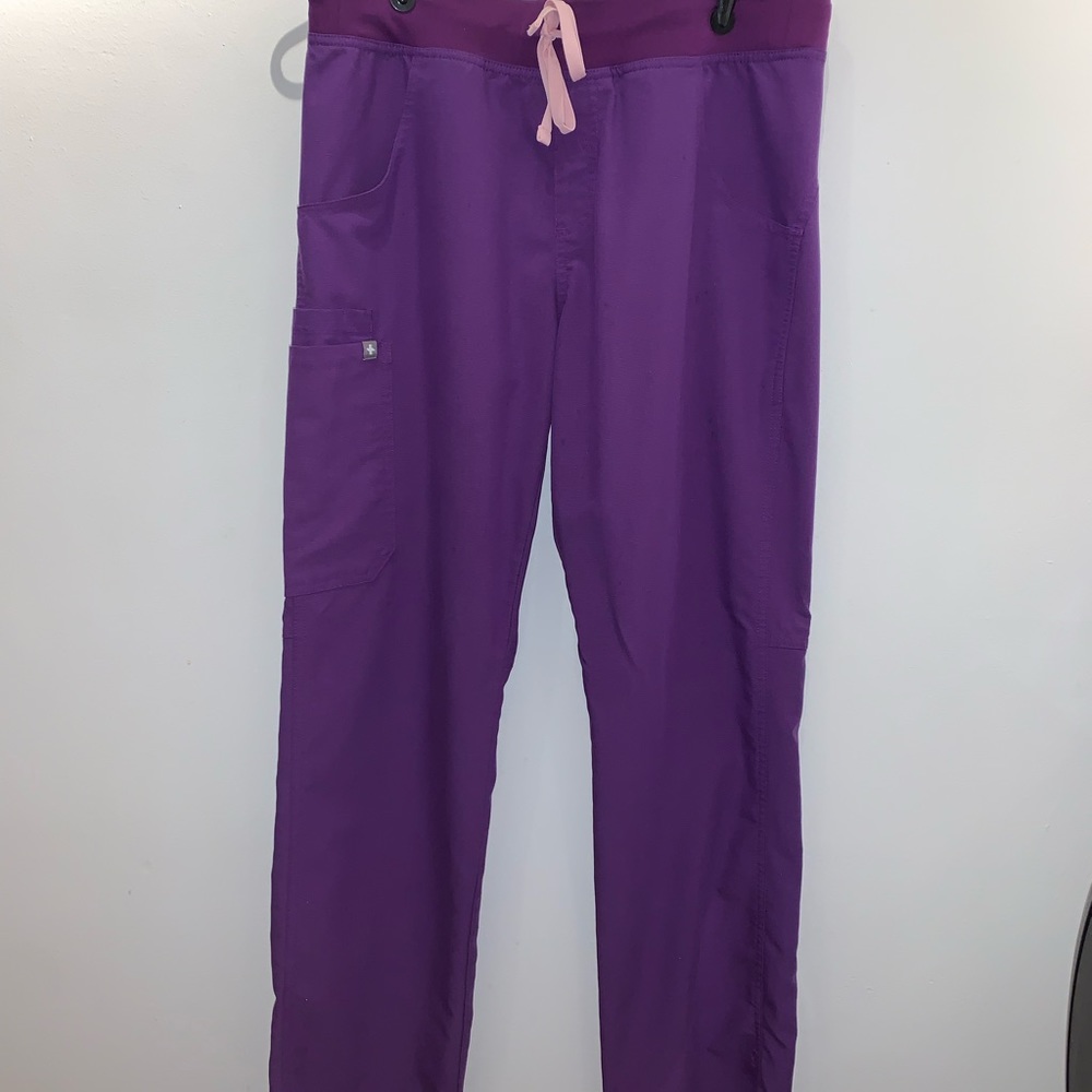 Women’s Figs Scrubs Kade Bottoms in Ultra Violet Medium size Regular length